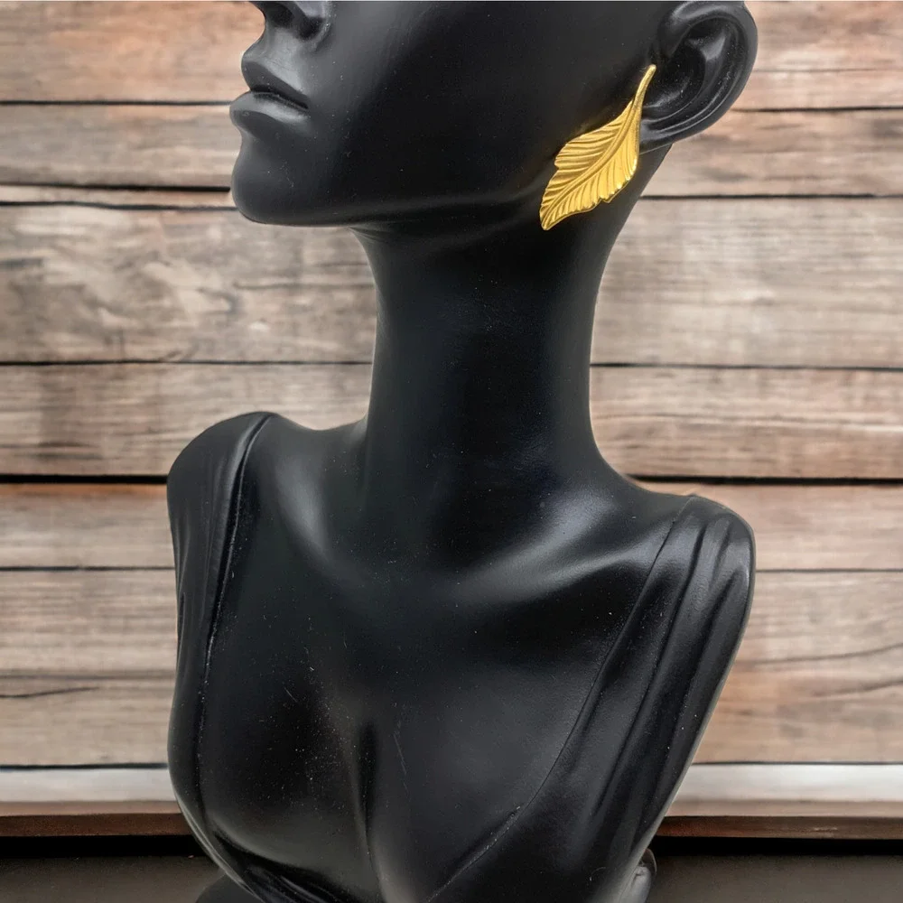 Vintage 1980's Leaf Shaped Gold Tone Earrings Couture Runway Modernist